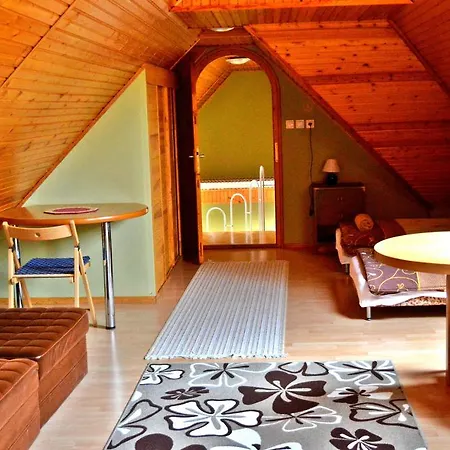 Violetta Vendeghaz * エゲル